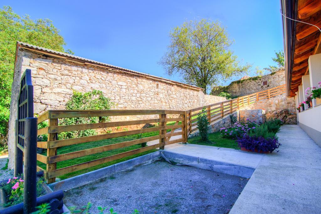 Dobra Hisa Zdravja Cicarija Hotel Golac Exterior foto